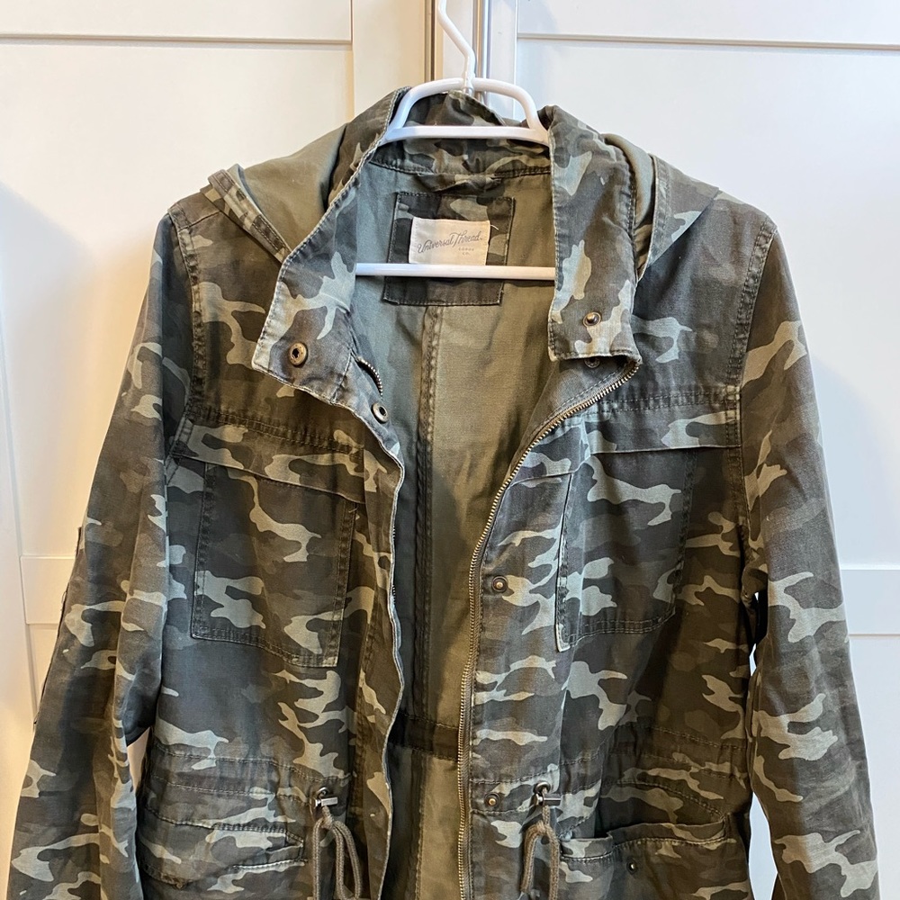 Universal Thread Camo coat